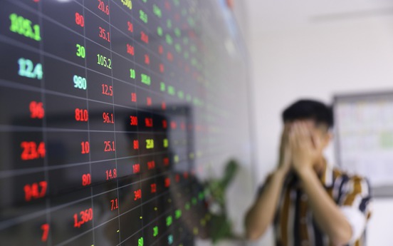 Thị trường chứng khoán tiếp tục “kém sắc“, cổ phiếu bất động sản vẫn gặp khó