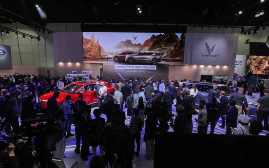 VinFast ra mắt thương hiệu xe điện tại Los Angeles Auto Show 2021  