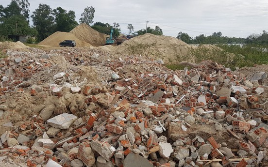 Nhức nhối với vấn nạn đổ trộm rác thải xây dựng tại Đà Nẵng
