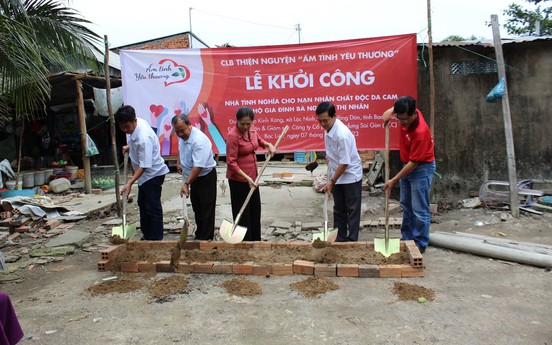 CLB thiện nguyện Ấm Tình Yêu Thương khởi công xây nhà tình nghĩa cho nạn nhân chất độc da cam tỉnh Bạc Liêu