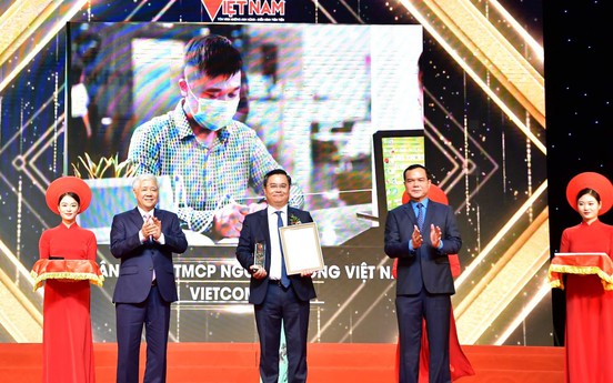 Vietcombank là một trong 5 tập thể được vinh danh tại Lễ trao giải Vinh quang Việt Nam lần thứ 18, năm 2023