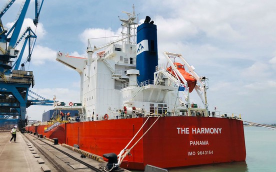Tàu Harmony Hòa Phát hoàn thành chuyến đầu tiên, chở 80.000 tấn than cập cảng Dung Quất 