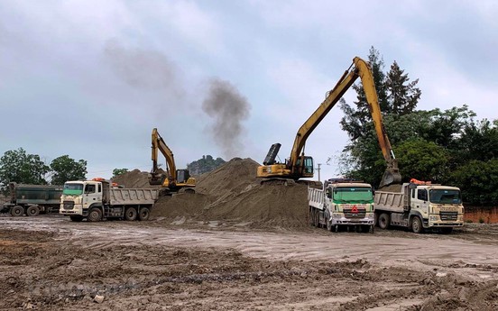 Cao tốc Mai Sơn - Quốc lộ 45 thiếu vật liệu thi công và bãi đổ thải