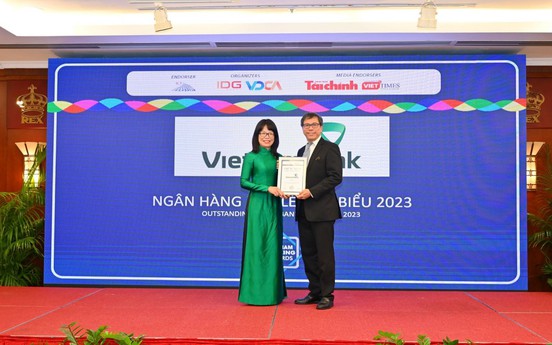 Vietcombank được trao 3 giải thưởng quan trọng tại diễn đàn Ngân hàng bán lẻ Việt Nam 2023