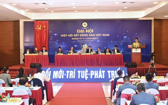 (VIDEO) Kiện toàn công tác nhân sự, Hiệp hội Bất động sản Việt Nam bước vào chặng đường phát triển mới