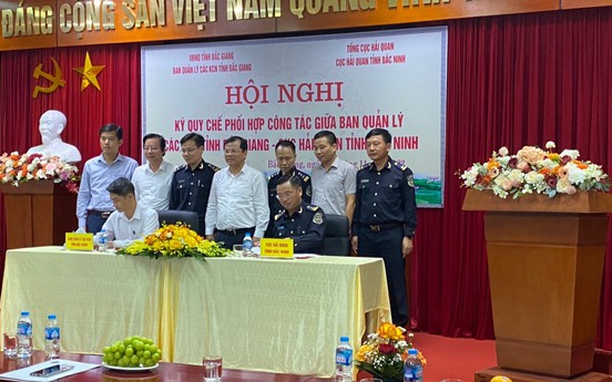 Lễ ký quy chế phối hợp công tác giữa Ban Quản lý các KCN Bắc Giang và Cục Hải quan tỉnh Bắc Ninh