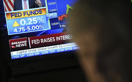 FED tiếp tục tăng lãi suất, bất chấp rủi ro ngành tài chính sụp đổ