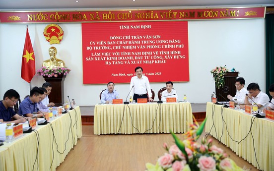 Bộ trưởng, Chủ nhiệm Văn phòng Chính phủ Trần Văn Sơn làm việc tại Nam Định