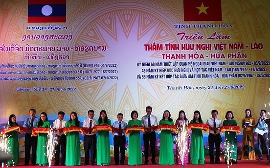 Khai mạc triển lãm “Thắm tình hữu nghị Việt - Lào, Thanh Hóa - Hủa Phăn”