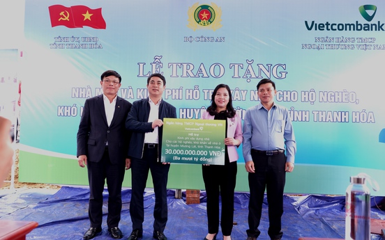 Vietcombank dành 30 tỷ đồng hỗ trợ kinh phí xây nhà cho hộ nghèo tại huyện Mường Lát, tỉnh Thanh Hóa