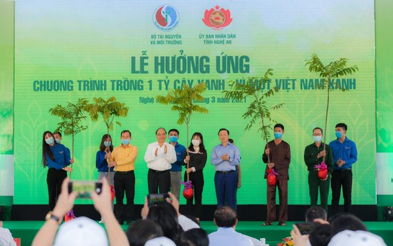 Vietcombank đồng hành cùng Lễ hưởng ứng chương trình trồng 1 tỷ cây xanh - Vì một Việt Nam xanh