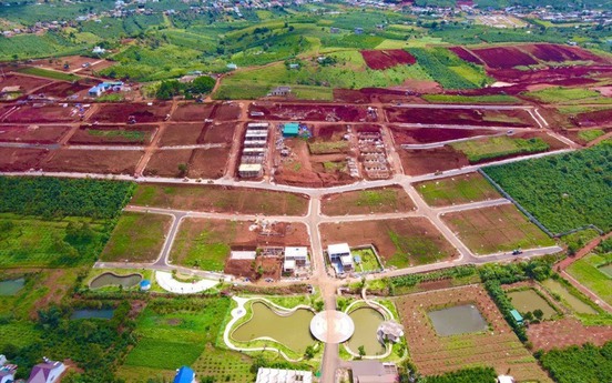 Bài 42: “Thủ phủ” phân lô ở Lâm Đồng: Đất quy hoạch công viên, sân golf, đất giáo dục cũng bị băm nát để bán 