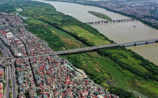 Quy hoạch đô thị sông Hồng: Di dời dân cư khu vực sạt lở, mất an toàn