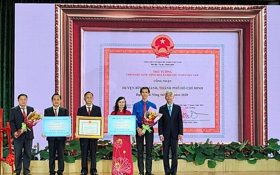 Huyện Bình Chánh đạt chuẩn nông thôn mới và được trao tặng huân chương lao động hạng 3
