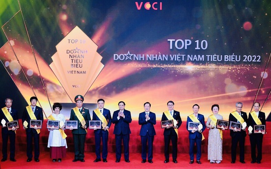 Tôn vinh Top 10 doanh nhân Việt Nam tiêu biểu năm 2022