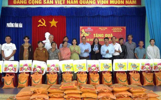 CTCP Vega City trao quà Tết cho 120 hộ nghèo phường Vĩnh Hòa và Vĩnh Phước, TP. Nha Trang, Khánh Hòa