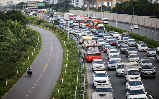 Thủ tướng: Quyết tâm xây dựng 2 tuyến cao tốc chiến lược dài hơn 200km