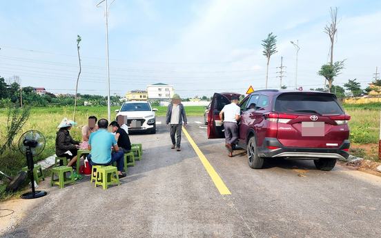 Môi giới tung chiêu hô hào tạo ‘sóng ảo’, nhà đầu tư cần tỉnh táo