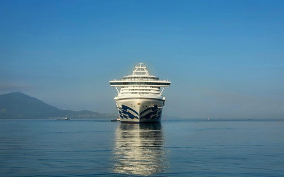 Siêu du thuyền Diamond Princess cập cảng Chân Mây, đưa hàng trăm du khách tham quan Cố đô Huế