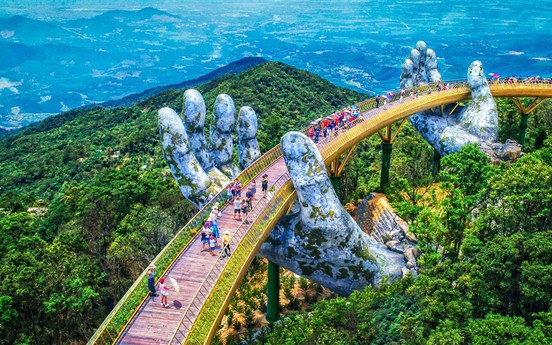 Giá vé cáp treo Bà Nà chỉ còn 300.000 đồng cho khách miền Trung và Tây Nguyên