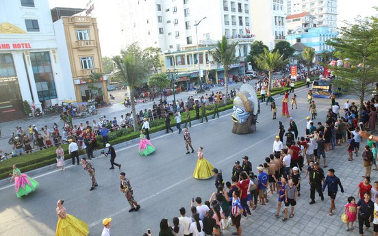 Sầm Sơn tưng bừng với Lễ hội Carnival đường phố