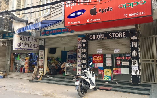 Nhiều hàng quán ở Hà Nội bắt đầu mở cửa đón khách dù chưa hết "cách ly xã hội"