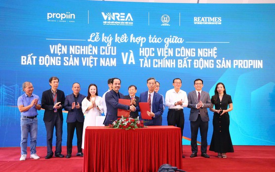 VIRES và Propiin ký kết hợp tác chiến lược, chính thức công bố chương trình đào tạo Mini MBA Bất động sản