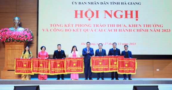 Hà Giang tổng kết phong trào thi đua, công tác khen thưởng và công bố kết quả cải cách hành chính năm 2023
