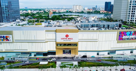 Thị trường bán lẻ duy trì tốt đà tăng giá thuê, thị trường văn phòng bùng nổ nguồn cung
