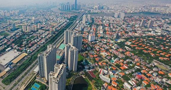 Bất động sản dần lấy lại vị trí "ngôi vương"