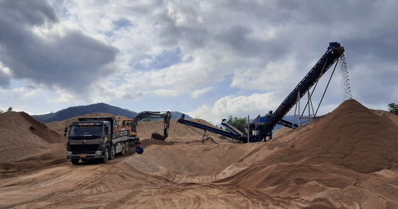 Bình Định: Kiểm tra, xử phạt sai phạm trong hoạt động khai thác cát theo phản ánh của Reatimes