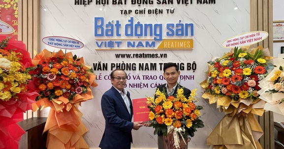 Công bố Quyết định bổ nhiệm Phó trưởng Văn phòng đại diện Tạp chí điện tử Bất động sản Việt Nam khu vực Nam Trung Bộ