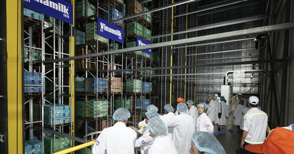 CLB sức khỏe người cao tuổi TP.HCM tham quan nhà máy sữa lớn nhất của Vinamilk