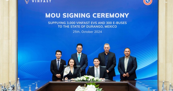 Vinfast và công đoàn tài xế Durango ký MOU về chuyển  xanh giao thông công cộng tại Mexico