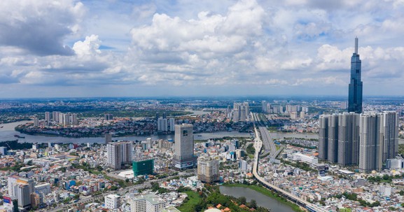 Bất động sản TP.HCM: Dự án được tích cực gỡ vướng, thị trường ấm dần lên