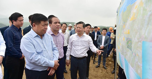 Bộ trưởng Bộ Kế hoạch và Đầu tư Nguyễn Chí Dũng kiểm tra tiến độ Dự án cao tốc Tuyên Quang - Hà Giang