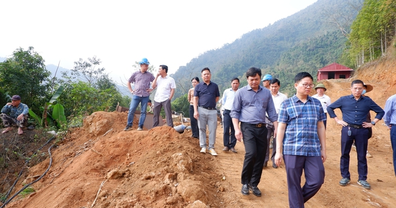 Bắc Kạn: Tập trung nhân lực và thiết bị, tăng ca tăng kíp, sớm hoàn thành các tuyến đường trọng điểm
