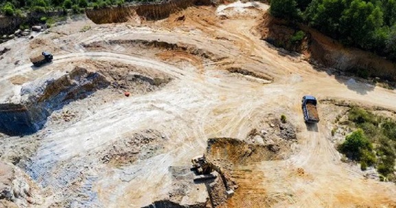 Quảng Ngãi: Công nhận kết quả đấu giá 5 mỏ đất, xem xét phê duyệt giá cát