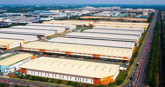 Còn tồn tại chồng chéo về thủ tục hành chính giữa chủ sở hữu và ban quản lý khu công nghiệp