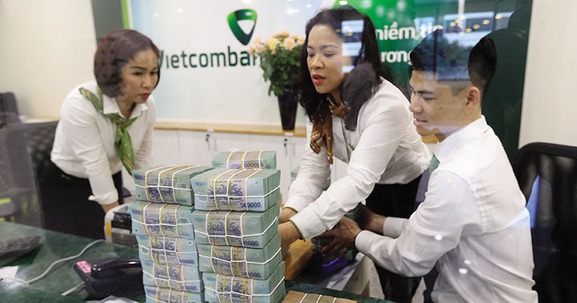 Đẩy lãi suất để ghìm cương tỷ giá?