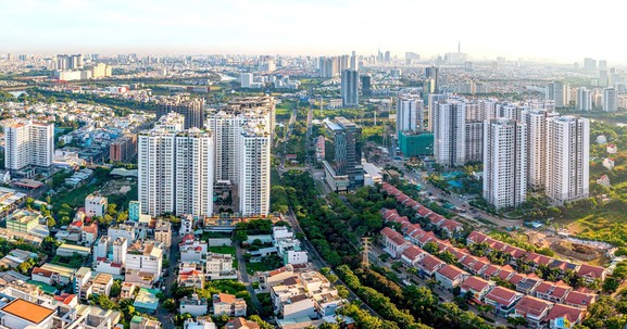 Nặng gánh trả nợ, doanh nghiệp bất động sản tung "quân cờ" phát hành cổ phiếu