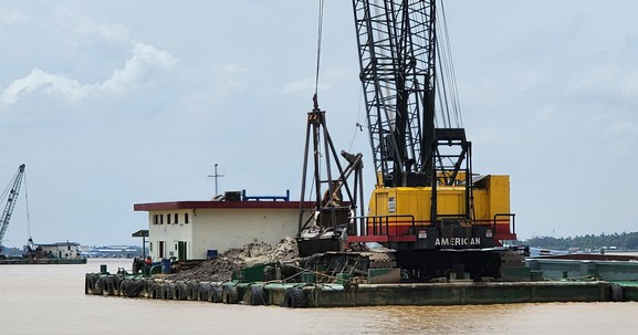 Chủ tịch tỉnh Đồng Tháp chỉ đạo khẩn, yêu cầu xử lý nghiêm hành vi khai thác khoáng sản trái phép