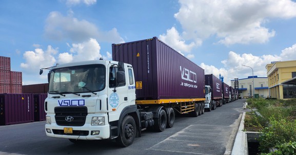Hòa Phát bàn giao lô vỏ Container cho VSICO