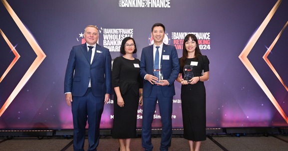 PVcomBank nhận 2 giải thưởng quốc tế từ tạp chí uy tín hàng đầu châu Á