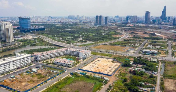 Hoài Đức tạm dừng đấu giá 52 lô đất sau yêu cầu kiểm tra, xử lý vi phạm đấu giá đất cao bất thường của UBND TP. Hà Nội