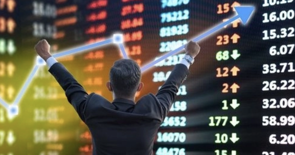 Chứng khoán tuần qua 19 - 23/8: VN-Index "leo dốc", dòng tiền đổ về bất động sản