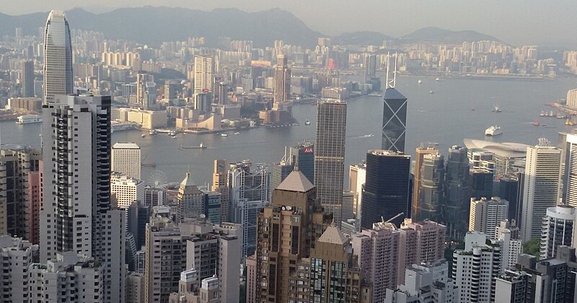 Bất động sản Hong Kong lao dốc: Giá nhà chạm đáy sau 8 năm, thị trường cho thuê "lên ngôi"