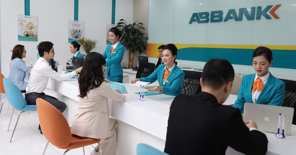 ABBANK hoàn thành kế hoạch 6 tháng đầu năm 2024, chú trọng nâng cao trải nghiệm khách hàng trên nền tảng số