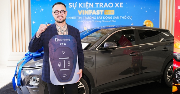 Chốt nhà triệu đô, môi giới OneHousing nhận thưởng nóng VinFast VF6