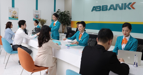 ABBANK giảm lãi suất cho vay sản xuất kinh doanh hỗ trợ khách hàng bị ảnh hưởng bởi bão Yagi